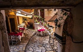 Polixenis House